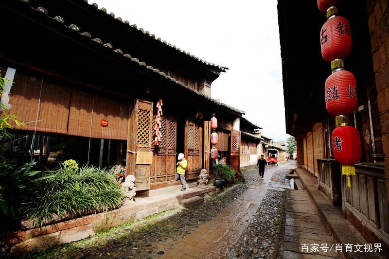 “瓦罐坟”是什么?老人60岁入墓穴,一次饭一块砖,直至坟口封死